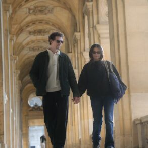 Paris, A Couple in Motion - Giuseppe Suma