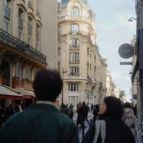 Paris, A Couple in Motion - Giuseppe Suma