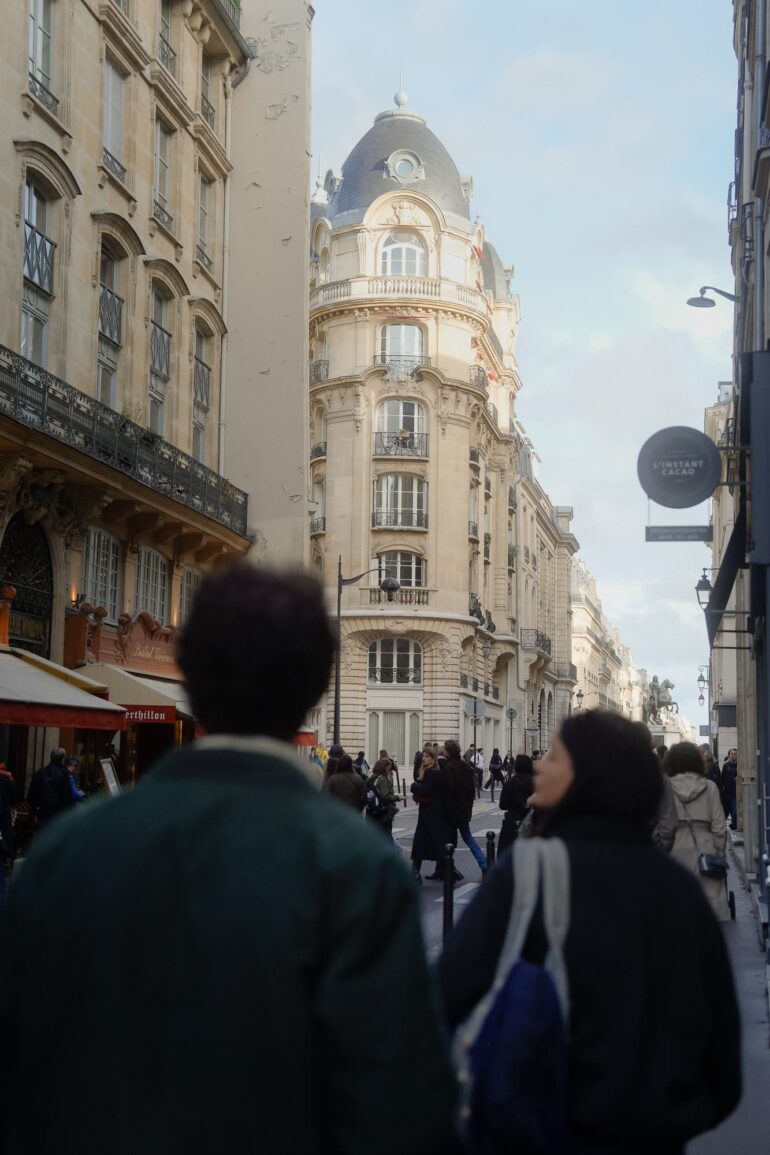 Paris, A Couple in Motion - Giuseppe Suma