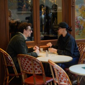 Paris, A Couple in Motion - Giuseppe Suma
