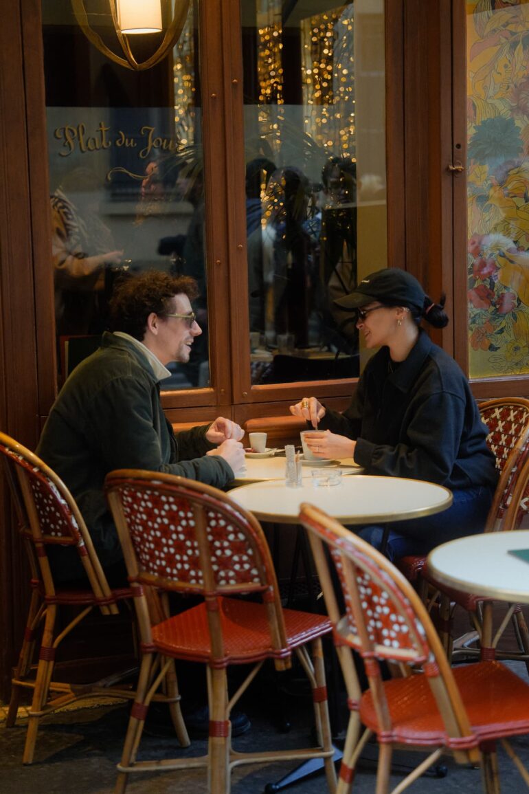 Paris, A Couple in Motion - Giuseppe Suma