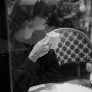 Paris, A Couple in Motion - Giuseppe Suma