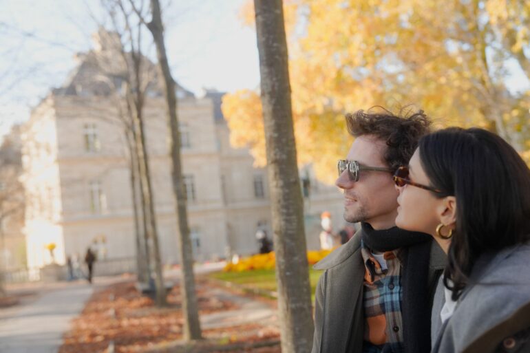 Paris, A Couple in Motion - Giuseppe Suma