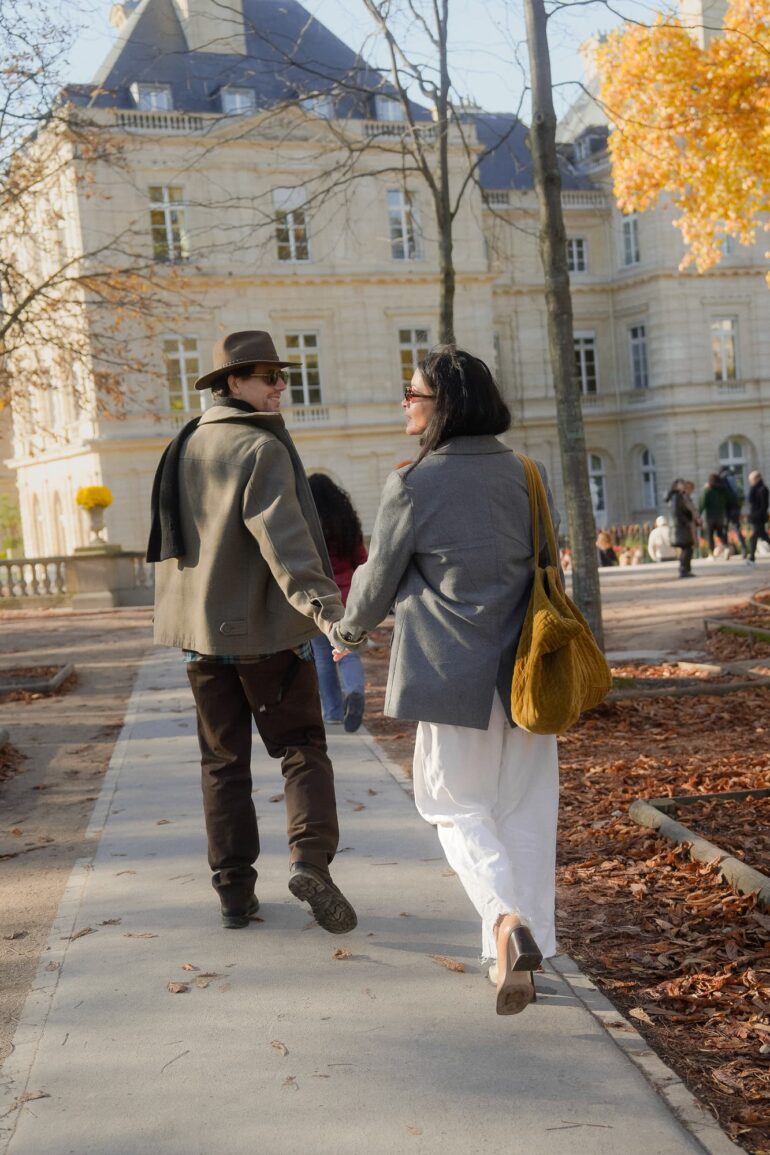 Paris, A Couple in Motion - Giuseppe Suma