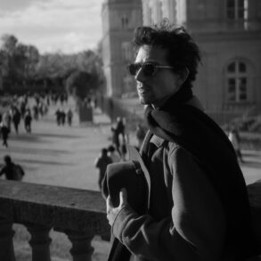 Paris, A Couple in Motion - Giuseppe Suma