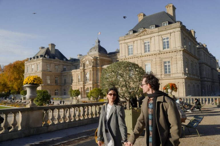 Paris, A Couple in Motion - Giuseppe Suma