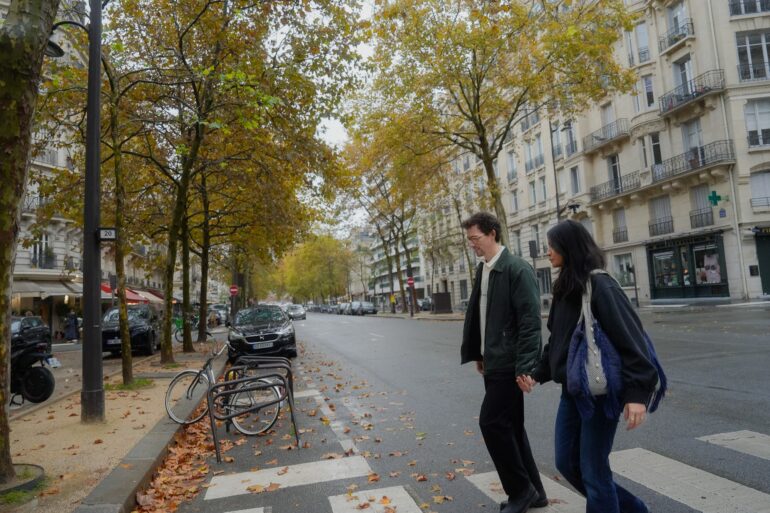 Paris, A Couple in Motion - Giuseppe Suma