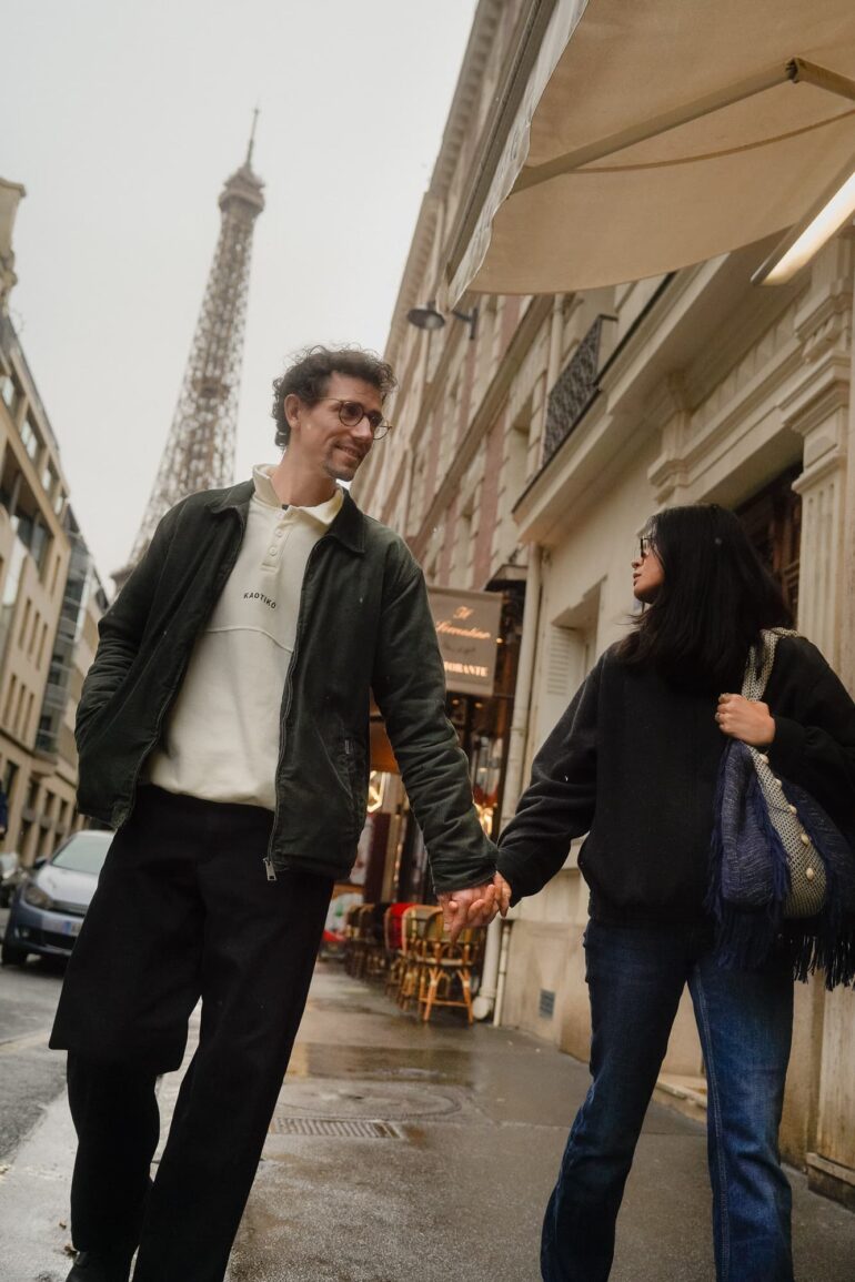 Paris, A Couple in Motion - Giuseppe Suma