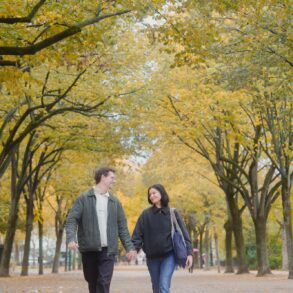 Paris, A Couple in Motion - Giuseppe Suma