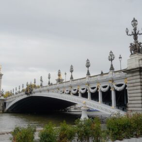 Paris, A Couple in Motion - Giuseppe Suma