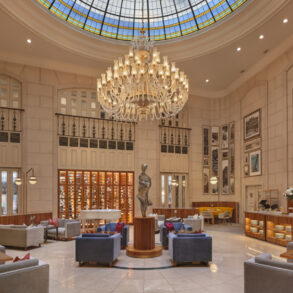 Al Habtoor Palace Budapest Kupola Lounge