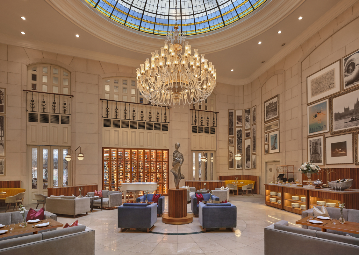 Al Habtoor Palace Budapest Kupola Lounge