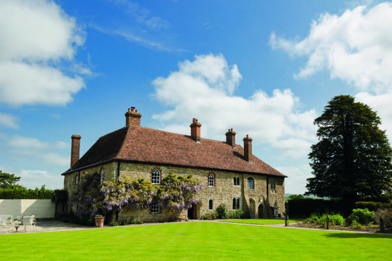 Why Leeds Castle Remains One of Britain’s Most Iconic Luxury Wedding Venues
