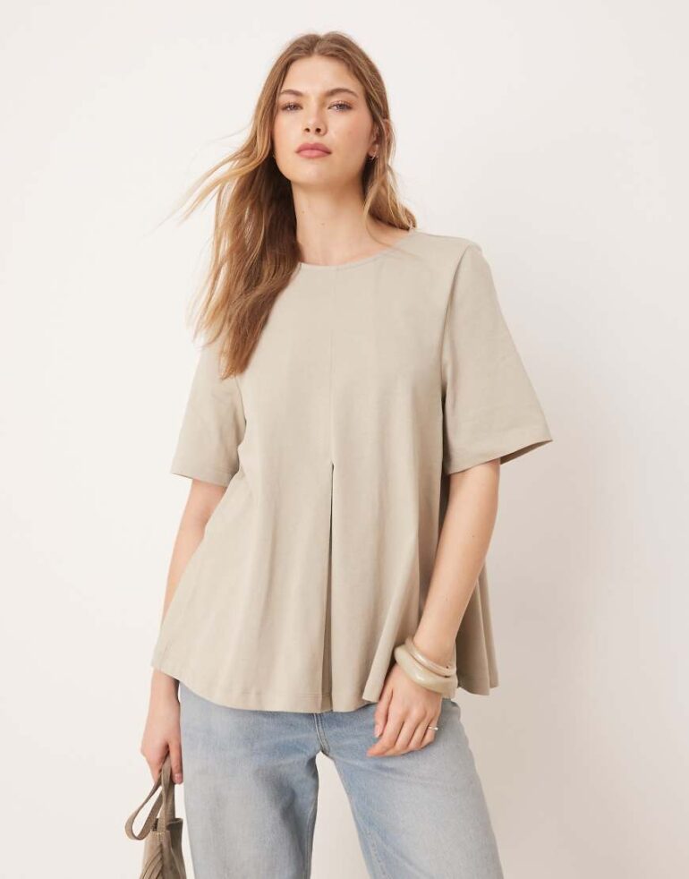 ASOS DESIGN pleat front trapeze t-shirt in light khaki-Green
