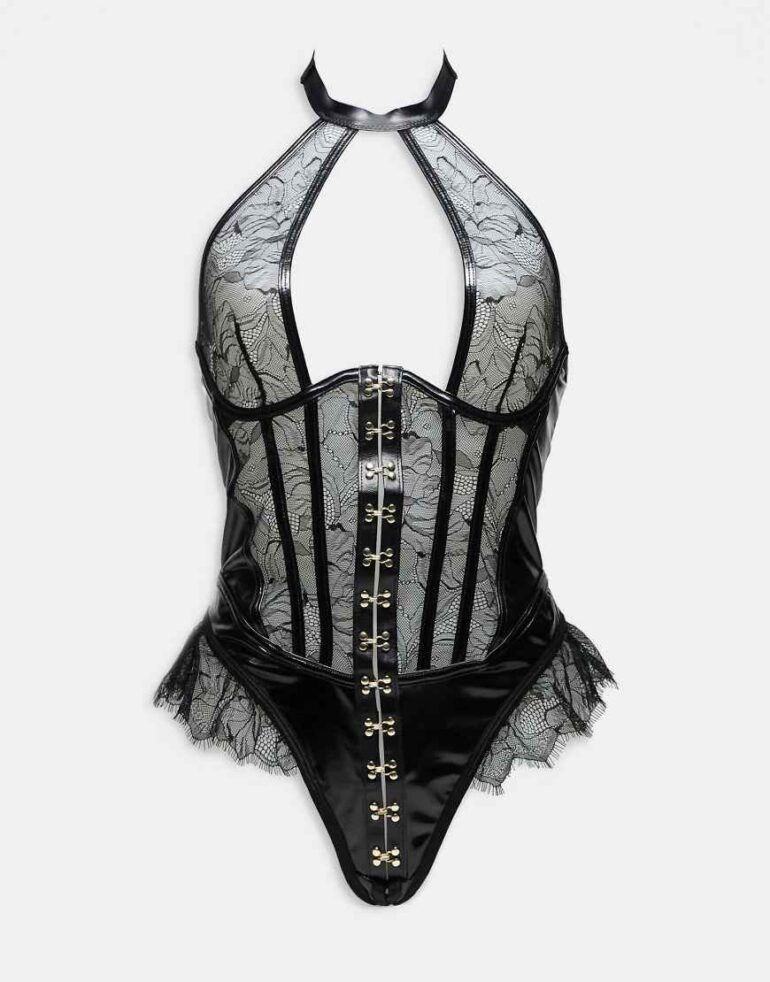 Ann Summers Kiss me more crotchless teddy in black