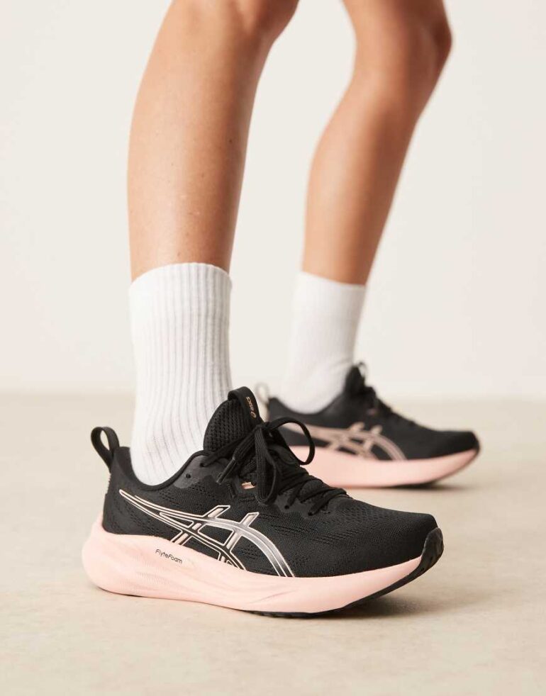 Asics Gel-pulse 16 running trainers in black and breeze