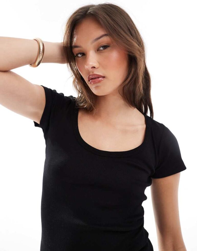 Brave Soul ribbed scoop neck t-shirt in black-Grey