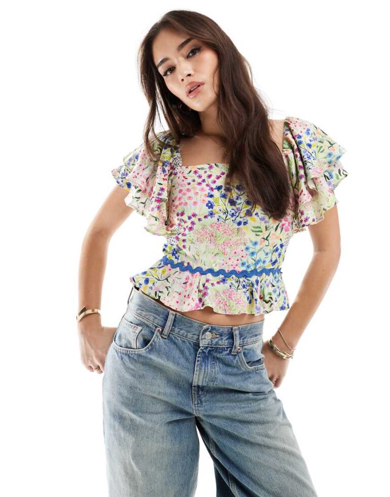 Hope & Ivy frill sleeve square neck peplum top in multi-Green