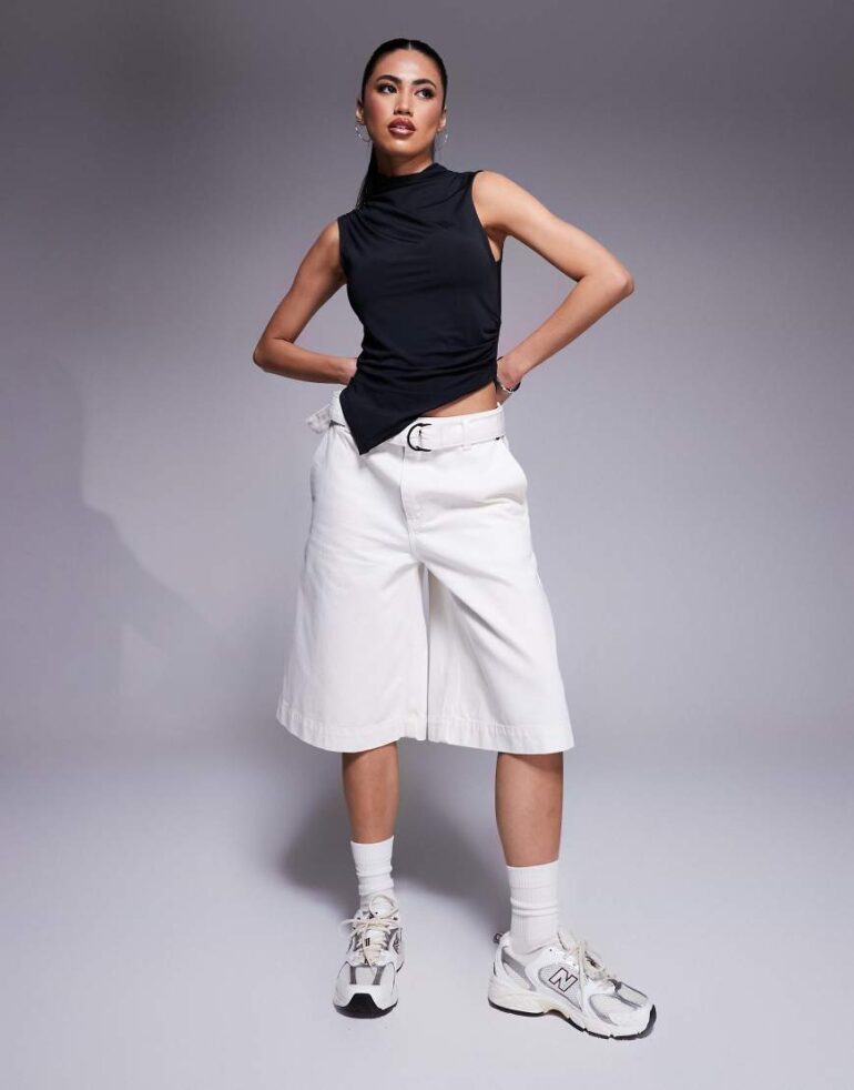Hugo Red long tailored jort in off white