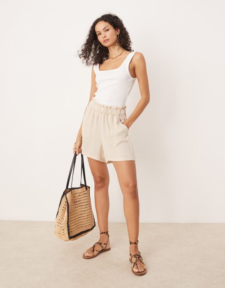 JDY paperbag shorts in beige-Neutral