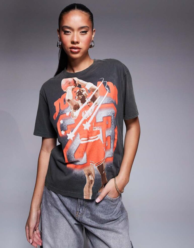 Jordan 23 Graphic t-shirt in black and red