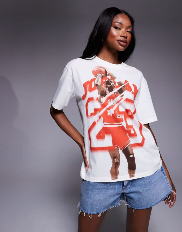 Jordan 23 Graphic t-shirt in cream and red-White