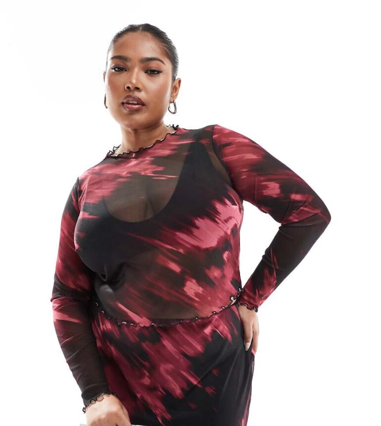 New Look Curve mesh long sleeve top in red pattern