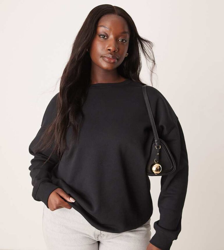 New Look Curve sweatshirt in black