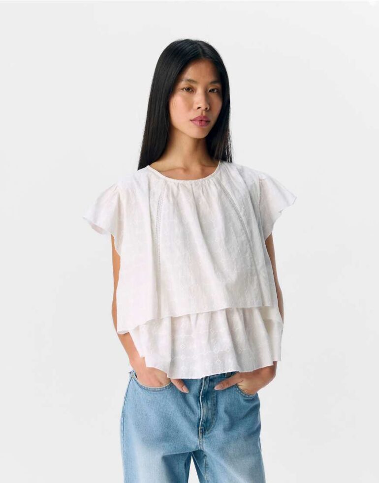 Object Top in white