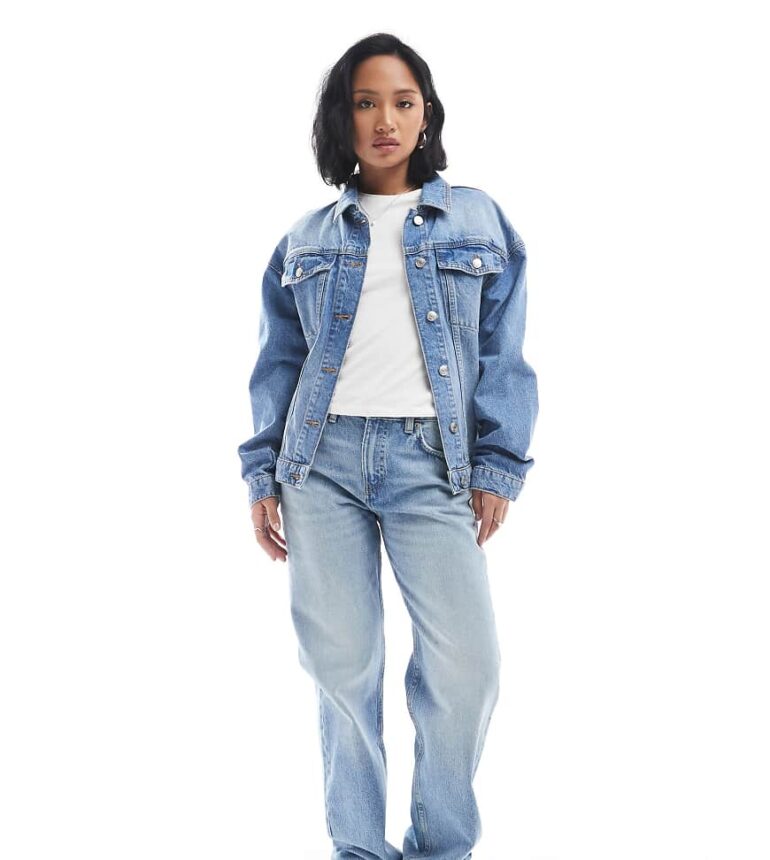 Pull & Bear Petite mid rise straight leg jean in mid blue
