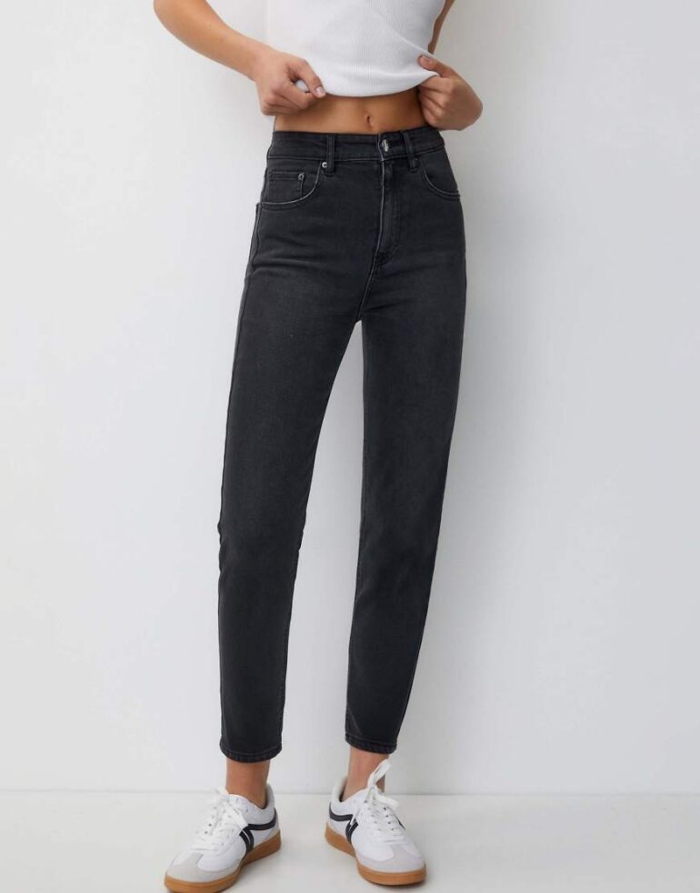 Pull & Bear comfort mom jean in black