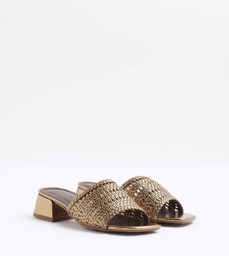 River Island Wide fit woven block heel mule sandals in bronze-Brown