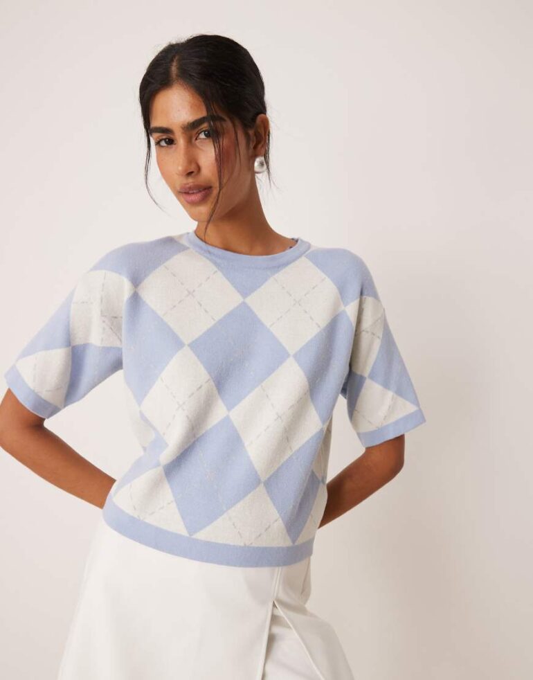 Threadbare Argyle short sleeve knitted t-shirt in cream-White