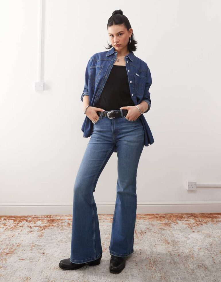 Wrangler Fierce flared jean in vintage mid blue wash