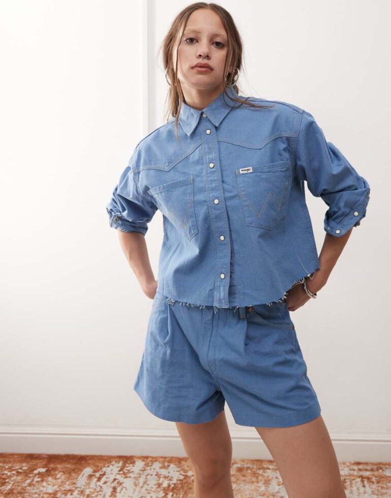 Wrangler co-ord pleated short in candy blue