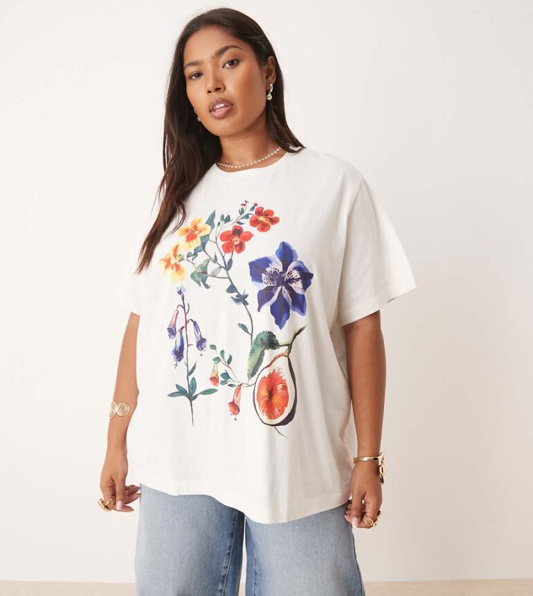 ASOS DESIGN Curve regular fit t-shirt with floral fig graphic in cream-White