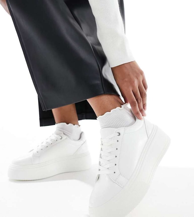 ASOS DESIGN Wide Fit Dream chunky trainer in white