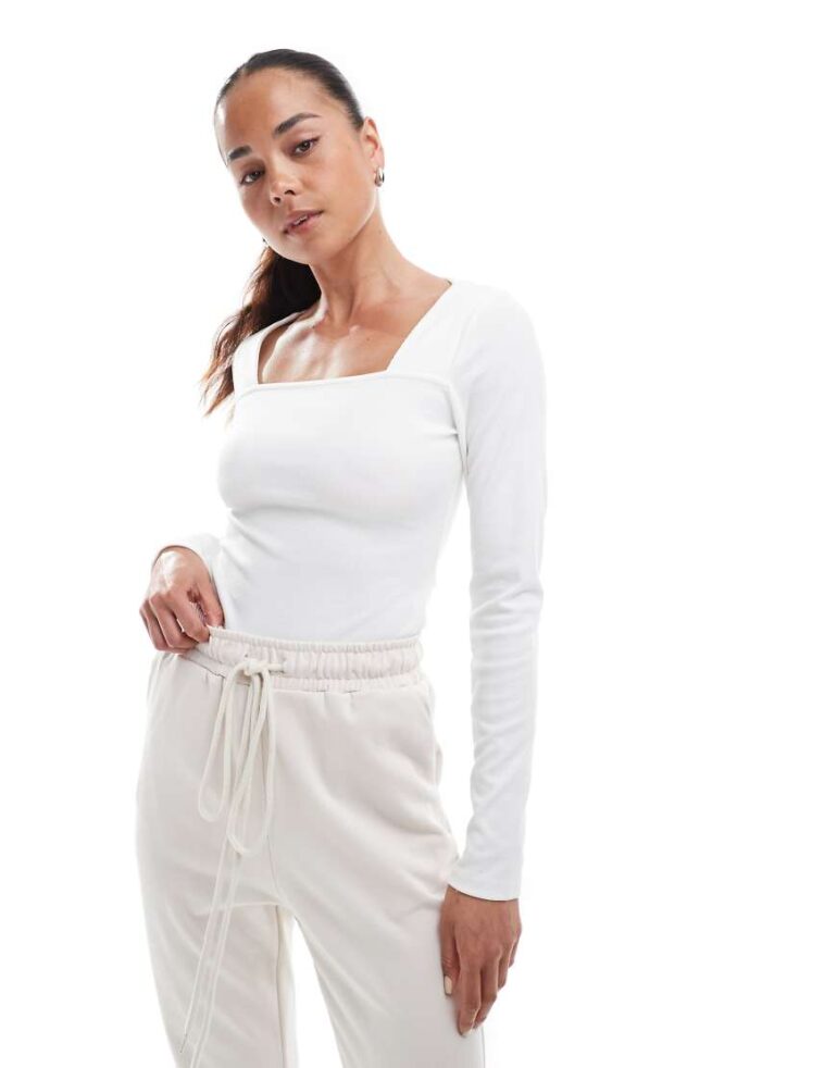 Agon Square neck top in off white