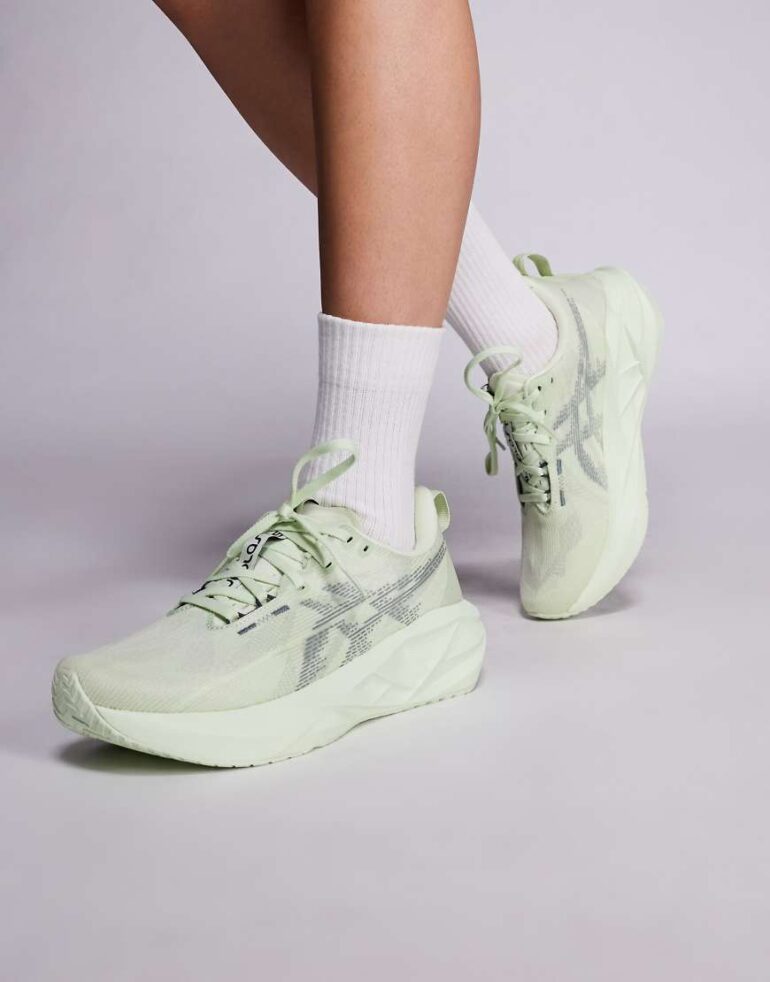 Asics Novablast 5 running trainers in green