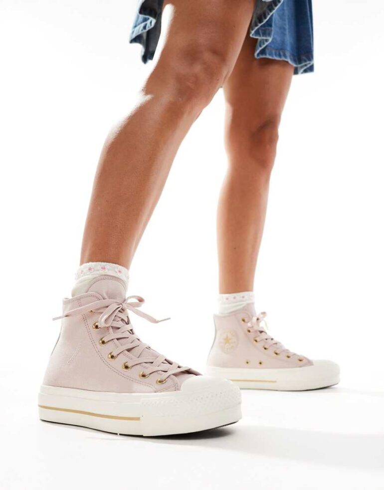 Converse Chuck Taylor All Star Lift Hi trainers in light pink-Neutral
