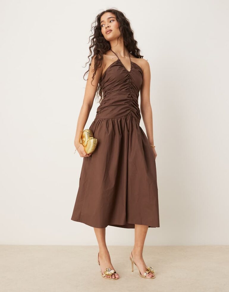 Glamorous v neck midi dress in brown