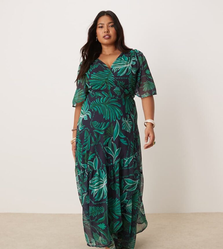 Hope & Ivy Plus flutter sleeve maxi wrap dress in turquoise palm print-Green