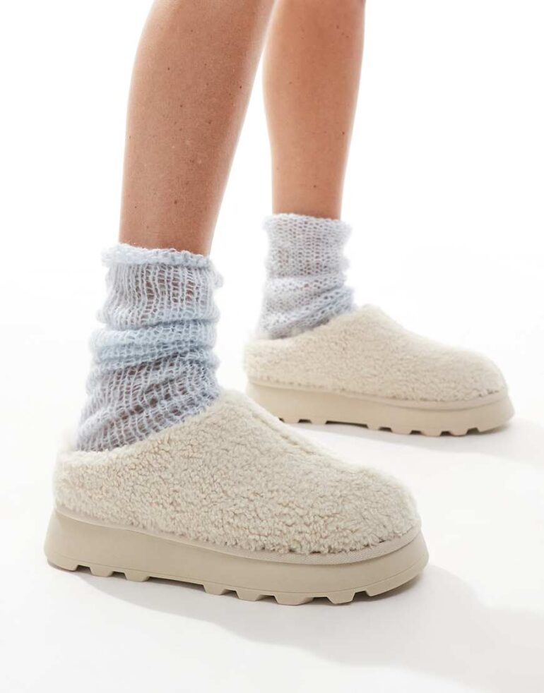 Loungeable sheepskin borg slip on chunky mule slippers in cream-White