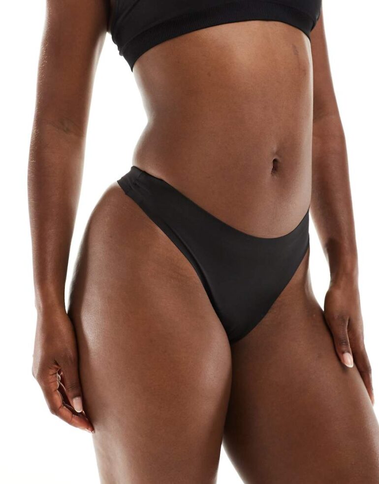 Modibodi Period Seamfree light absorbency thong in black