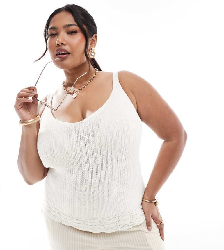 New Look Curve knitted cami top in cream-White