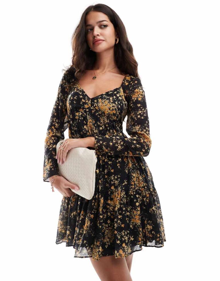 Nobody's Child martina sweetheart mini dress in dark floral print-Multi
