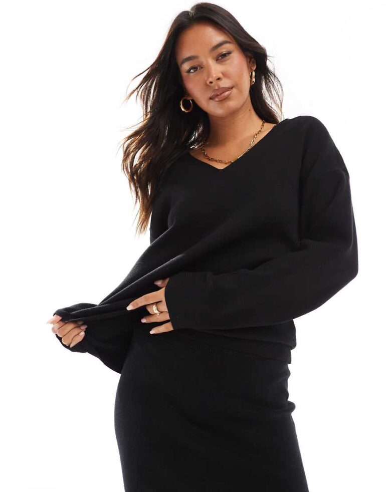 Object structured v neck jumper co-ord in black