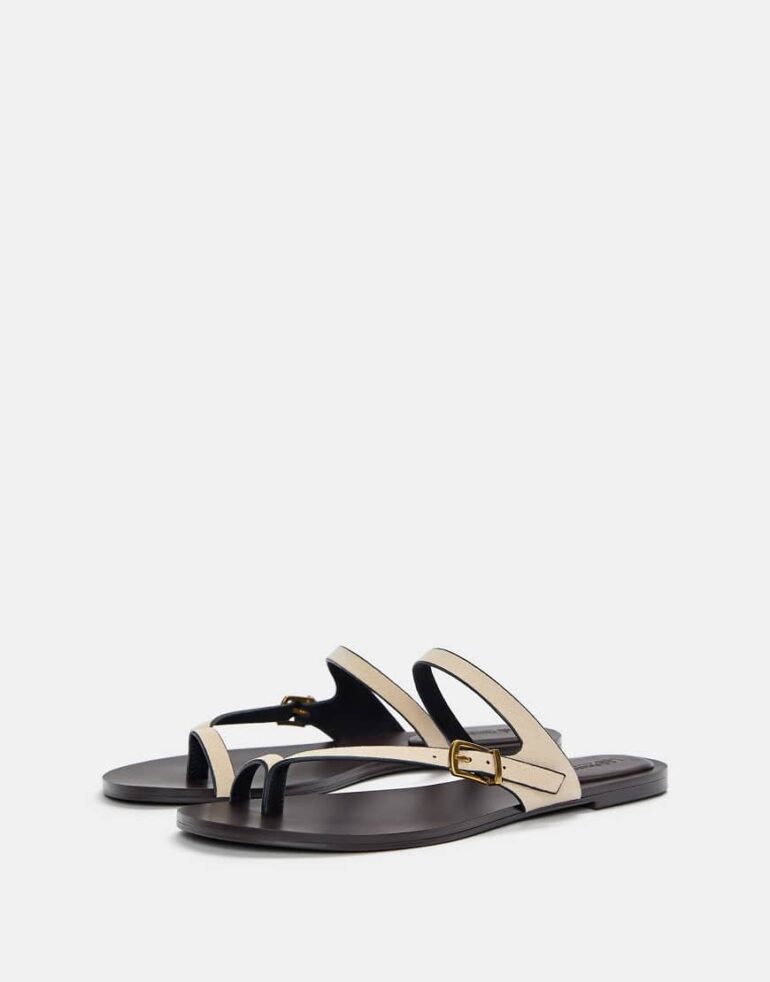 Pull & Bear Flat sandals in ecru-White