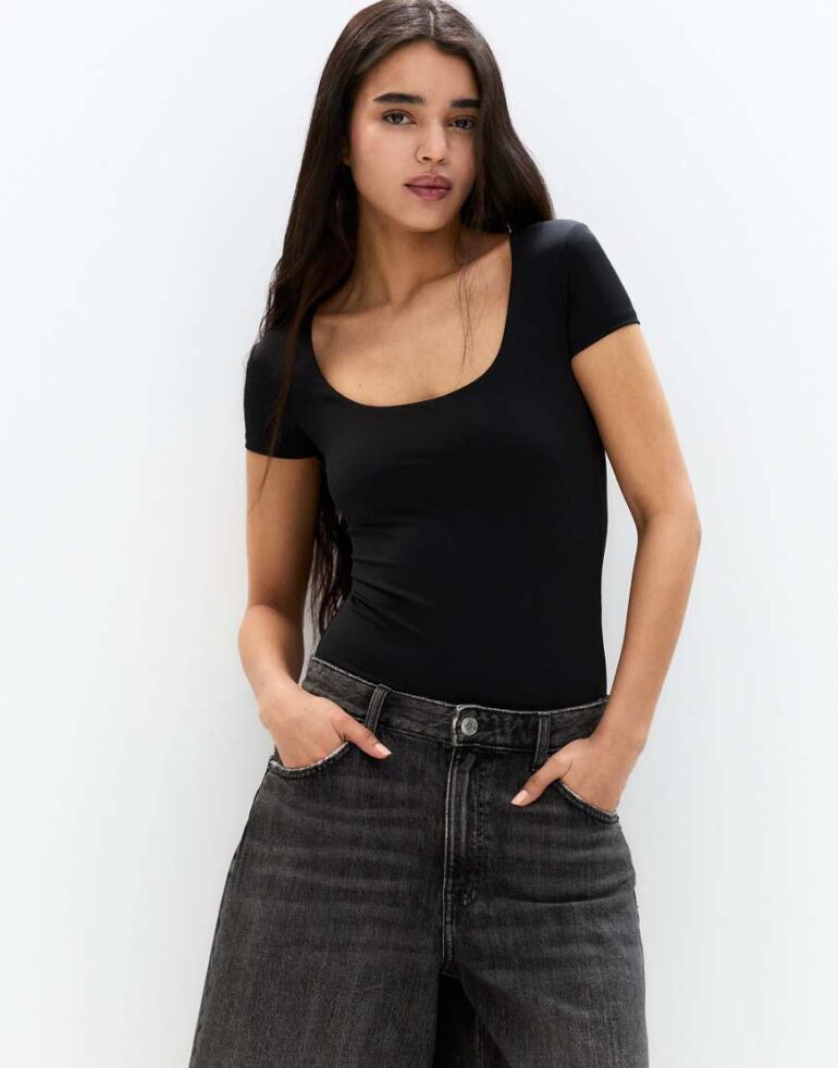 Pull & Bear polyamide scoop neck short sleeve body in black-White