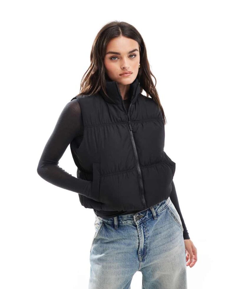 Threadbare cropped puffer gilet in black